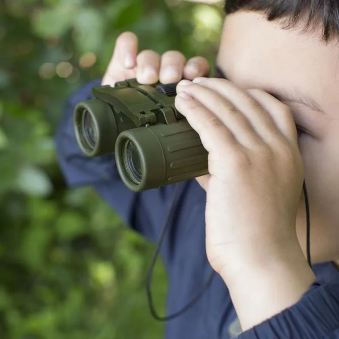 HUCKLEBERRY BINOCULARS