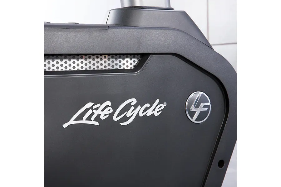 Life Fitness Club Series   (Plus) Upright Lifecycle Bike w/ SE3 Console (DEMO) (🌱 SPRING SALE)